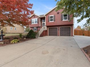 33132 W 87th Ter, De Soto, KS 66018