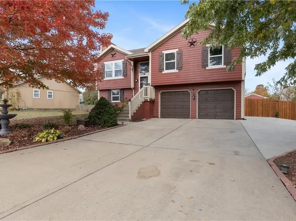 33132 W 87th Ter, De Soto, KS 66018