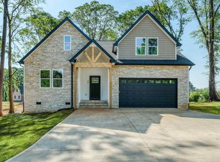 44 Simmons St, Wellford, SC 29385