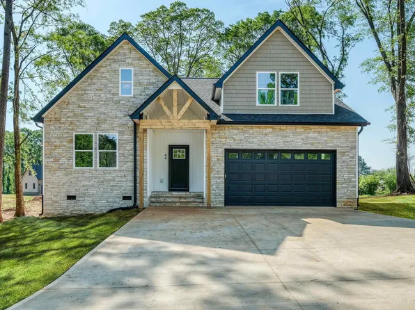 44 Simmons St, Wellford, SC 29385