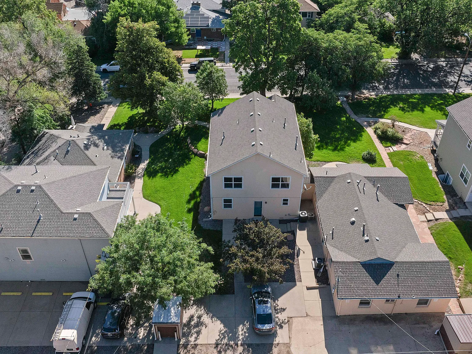 5 bed, 1800 sqft, $10,107 — Photo 4