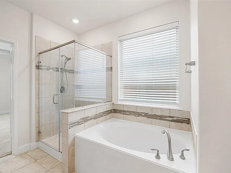 19430 Canter Field Ct — Photo 21