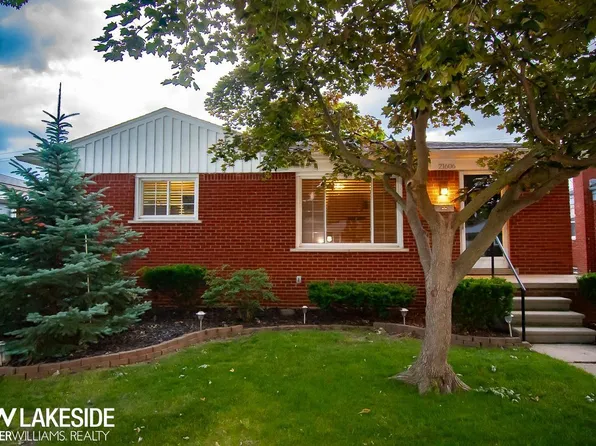 21606 Arrowhead St, Saint Clair Shores, MI 48082