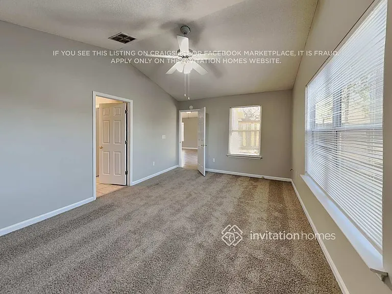 12258 Sutton Estates Cir W — Photo 6