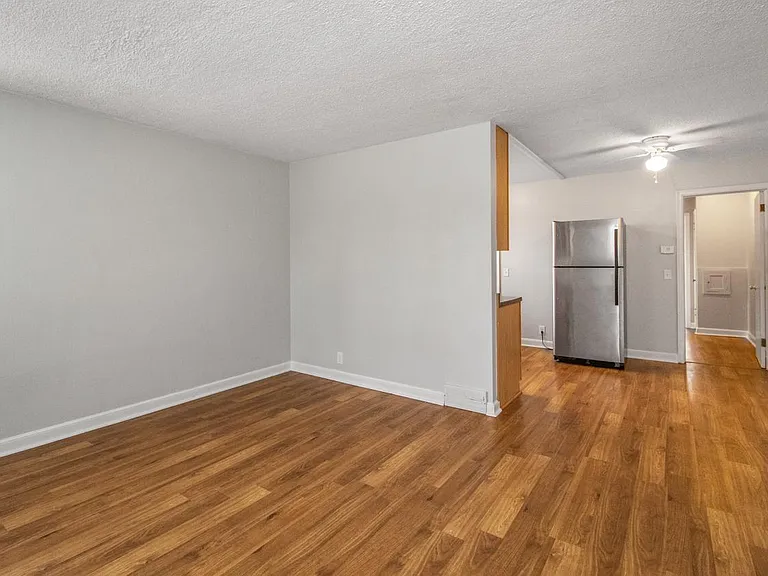 1413 Lake St NE — Photo 4