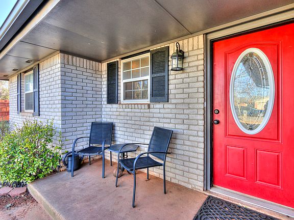 4th image of 422 E Meadow Court Ln