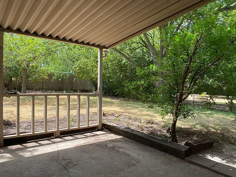 600 Bellaire Dr — Photo 24