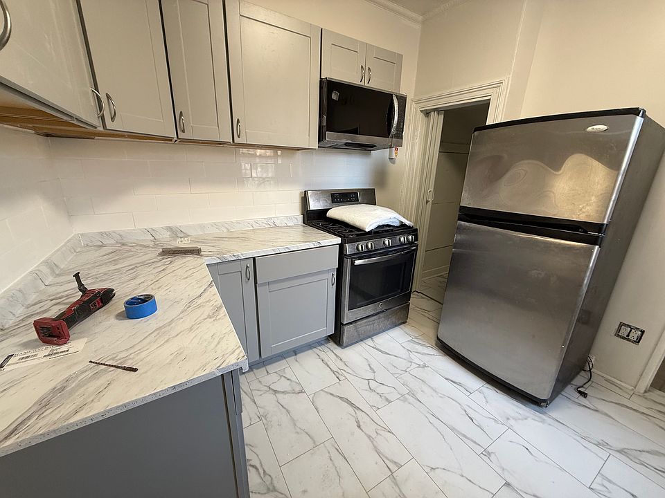 1st image of 54 Jefferson Ave #1