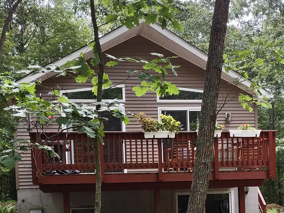 423 Deer Run Ln