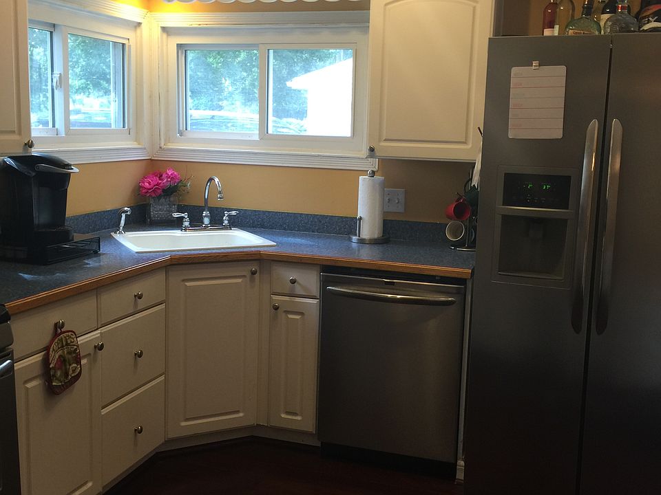1st image of 556 Garfield Dr