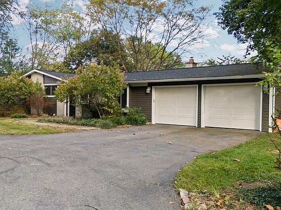 3rd image of 3990 W Loch Alpine Dr