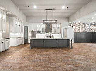 2402 Chantilly Ln, Conroe, TX 77384