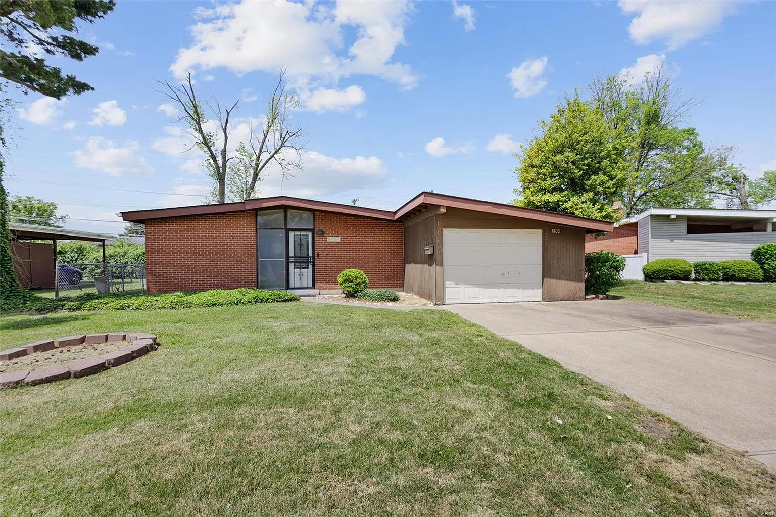 6635 Alder Ave photo 1