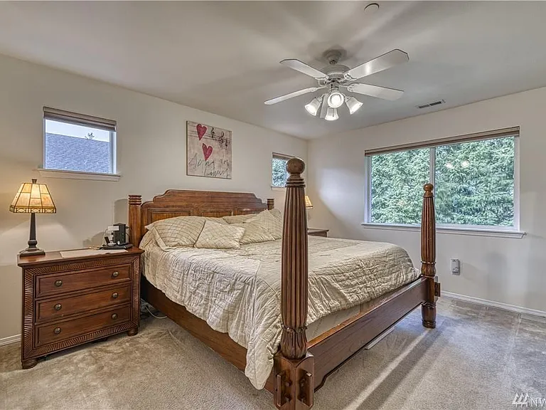 1180 Hudson St — Photo 23