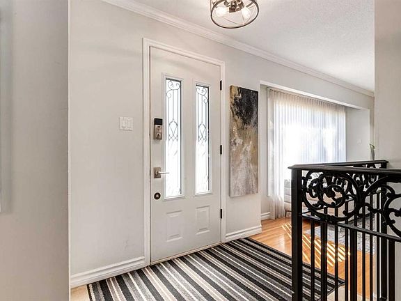 3rd image of 425 E Woodland Cres SE