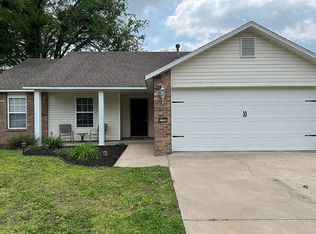 2705 Jennifer Ln, Fayetteville, AR 72701
