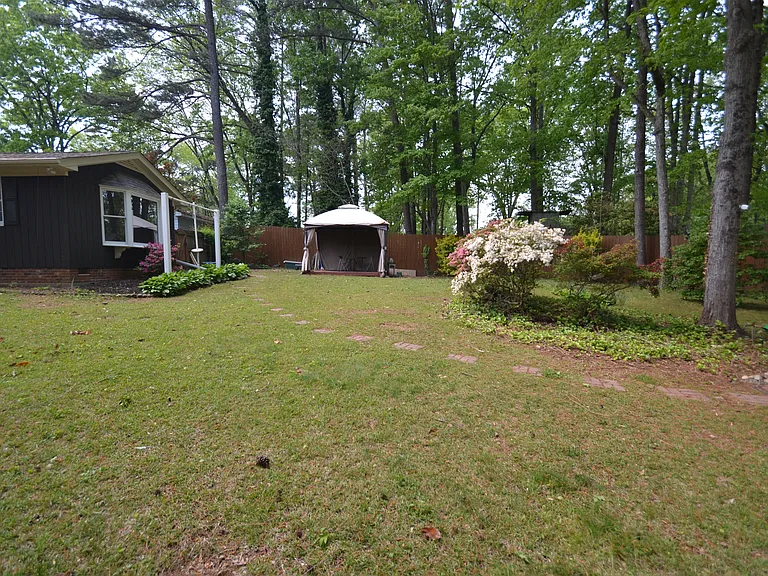 806 Kingswood Dr — Photo 42