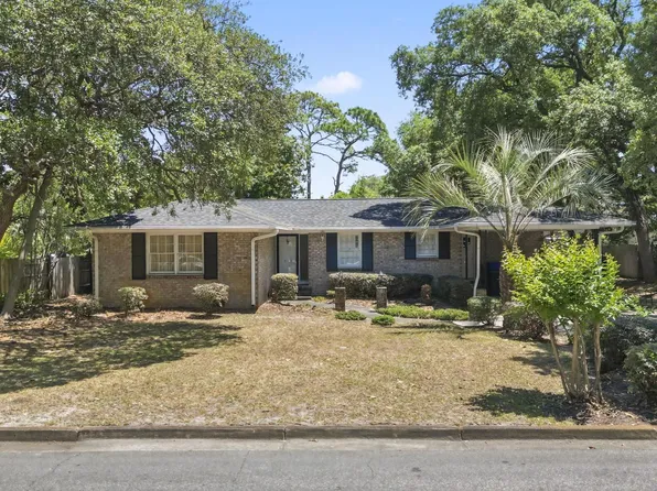 602 Calhoun Rd., Myrtle Beach, SC 29577
