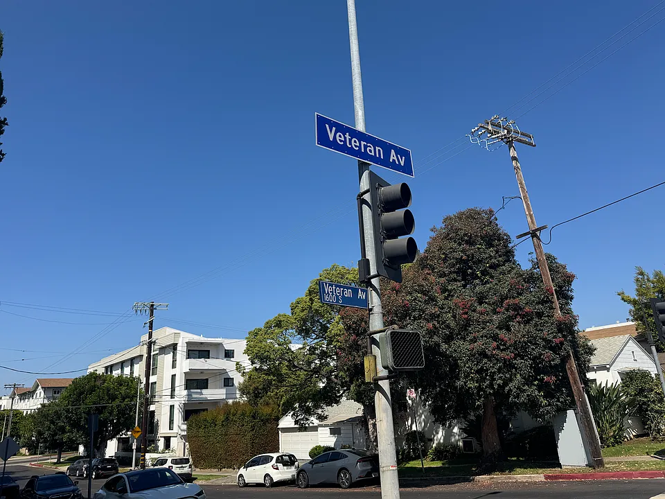 1601 Veteran Ave #101