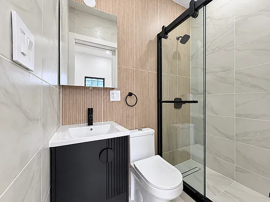 Bathroom, photo 2