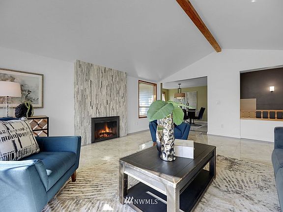 Open, airy, bright and welcoming! 