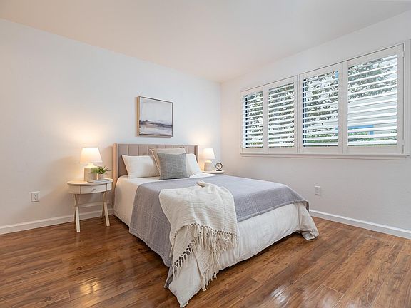 4th image of 106 Mariner Way