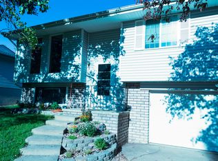 6115 NW 10th St, Lincoln, NE 68521