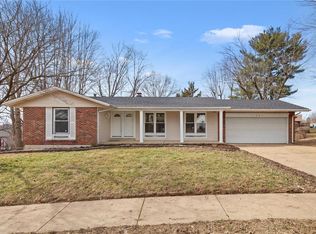 11981 Lakecrest Ln, Saint Louis, MO 63138