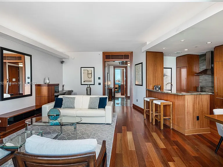 10295 Collins Ave #121716 — Photo 9