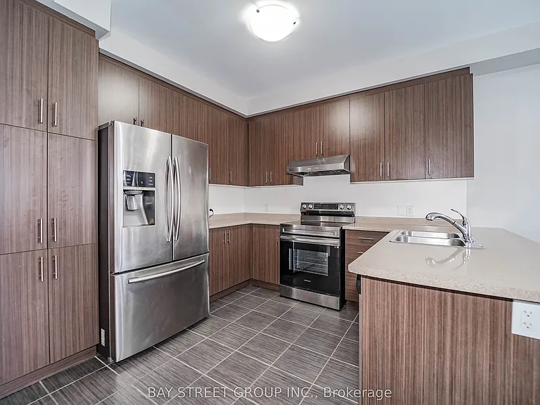 7 Gordon Landon Dr — Photo 16