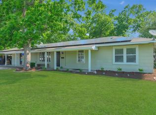 300 N Market St, Louise, TX 77455