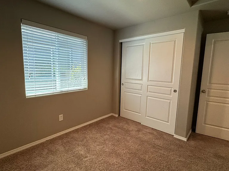 975 N Pacific Hwy #99 — Photo 7