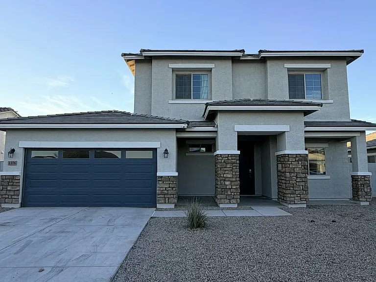 1376 E Avenida Isabela — Photo 1