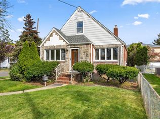 700 Covert Ave, New Hyde Park, NY 11040