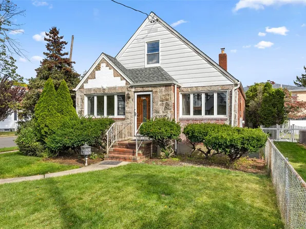 700 Covert Avenue, New Hyde Park, NY 11040