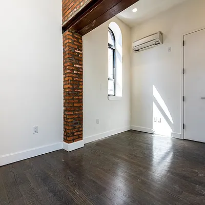 Rented by Nooklyn NYC LLC | media 43