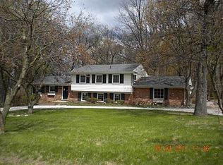 670 Apple Hill Ln, Rochester Hills, MI 48306