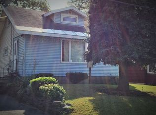 16 Woodbine Ave, Watervliet, NY 12189