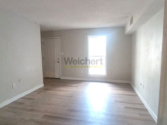 3rd image of 106 N 7th St #8