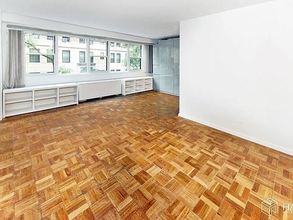2nd image of 1056 Lexington Ave #2F