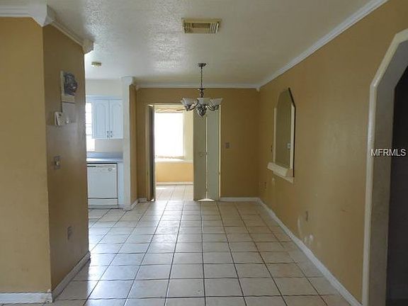 3rd image of 286 Cherry Laurel Ln