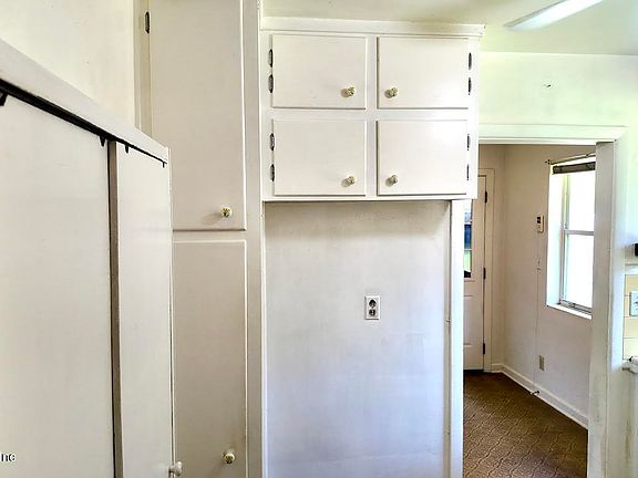 4th image of 7109 HALLOCK Street