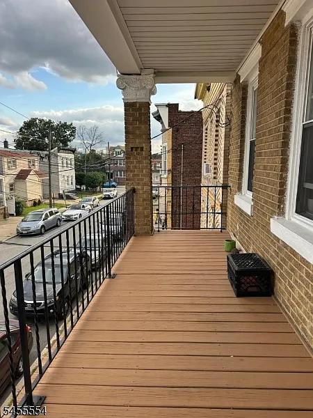 2 bed, 1.0 bath, $2,500 — Photo 2