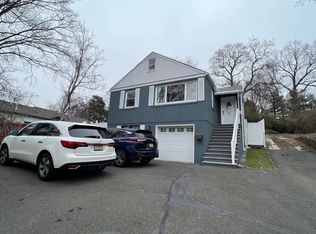 108 County Rd, Tenafly, NJ 07670