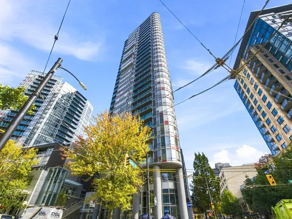 233 Robson St #1703, Vancouver, BC V6B 0E8