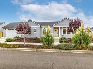 2353 Maple Park Dr, Medford, OR 97501