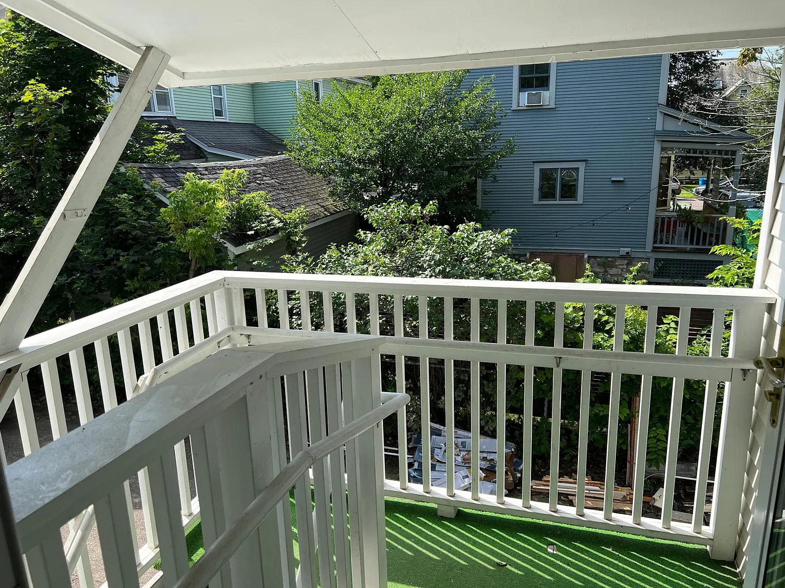98 N Willard St — Photo 2
