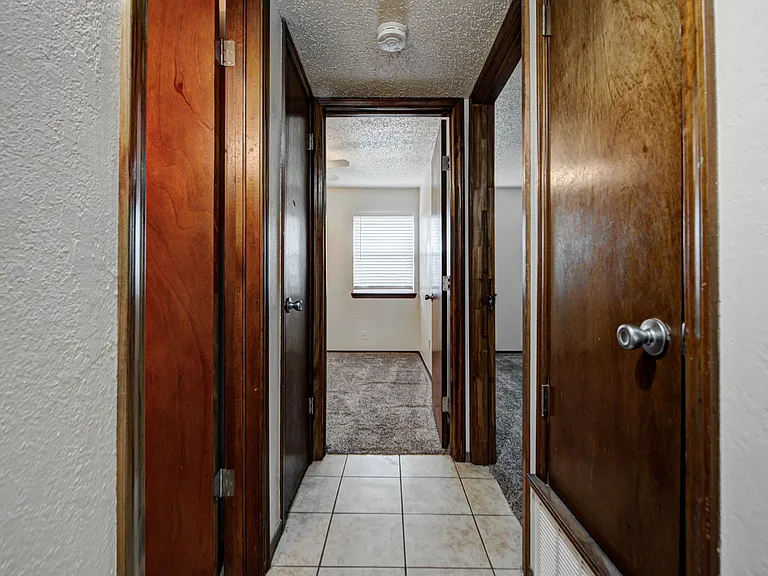 1331 Glen Oaks Ct #4 — Photo 21