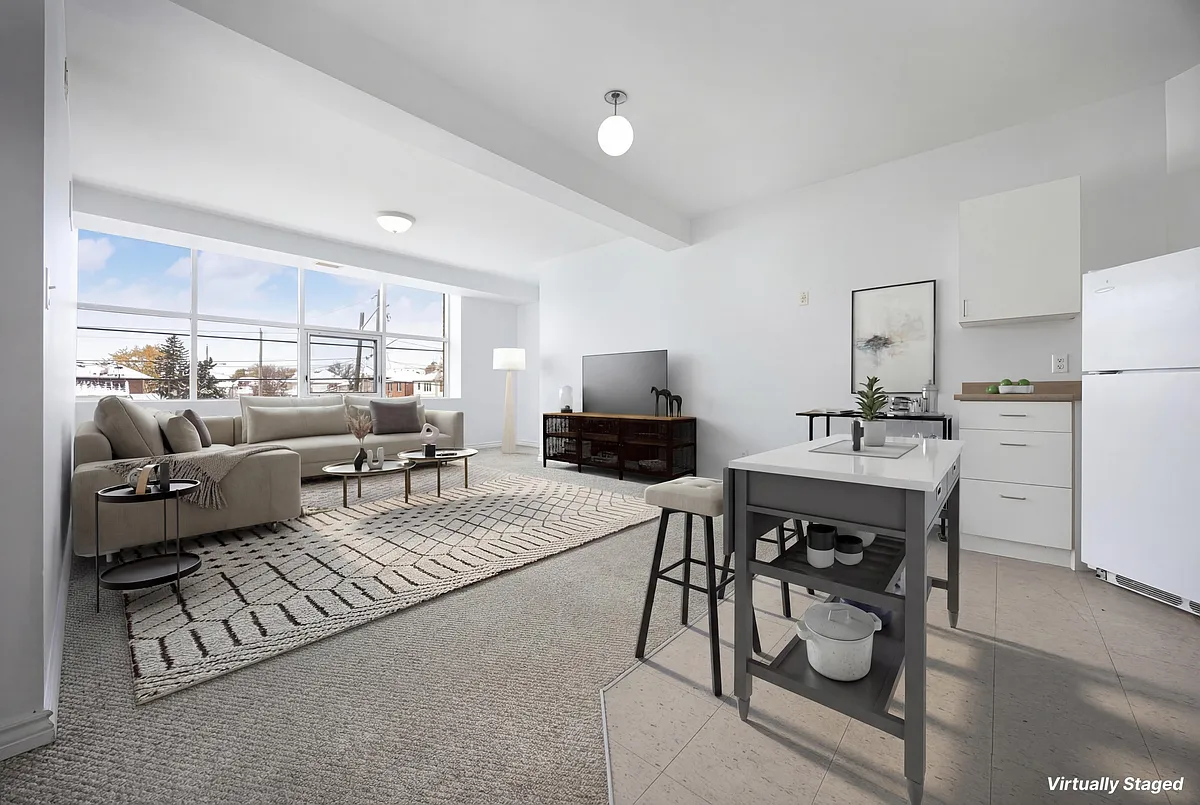Building Photo - 3433 Bathurst St #4