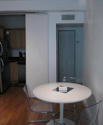 3rd image of 842 Meridian Ave APT 1H